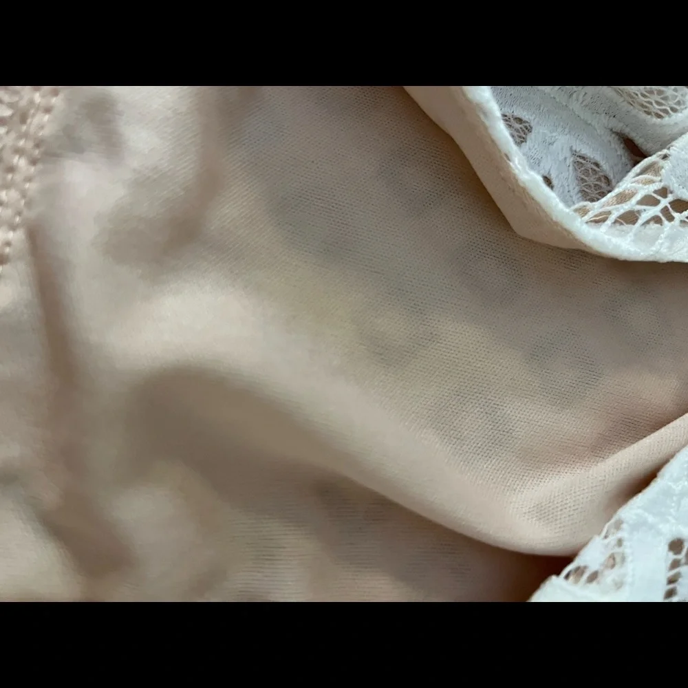 Lulus. Lace Dress Size XS Taupe underneath and Ivory Lace - Picture 11 of 13